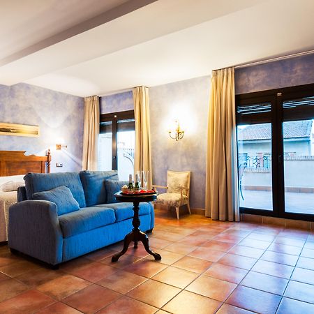 Hotel Dona Manuela Daimiel Exterior photo
