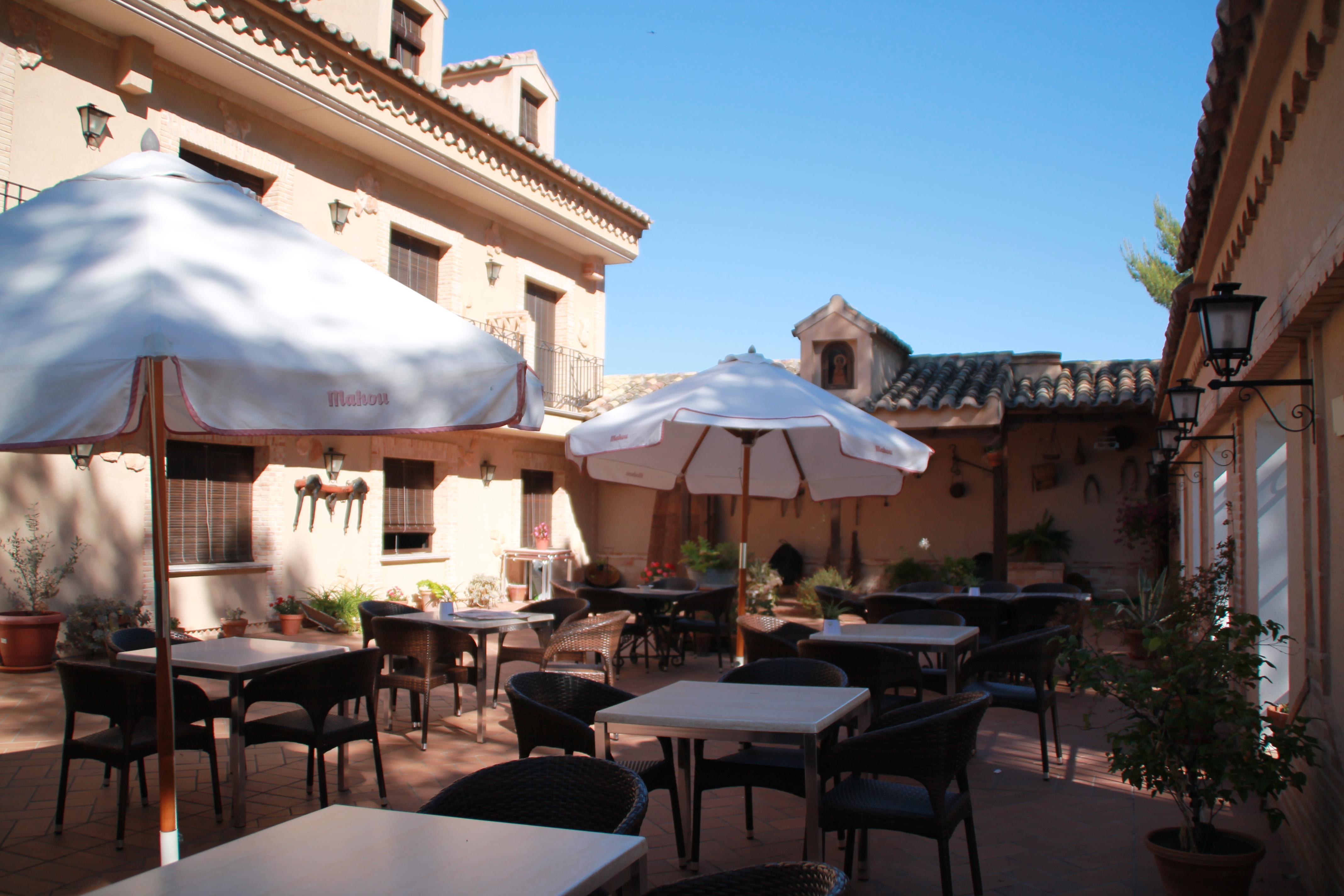 Hotel Dona Manuela Daimiel Exterior photo