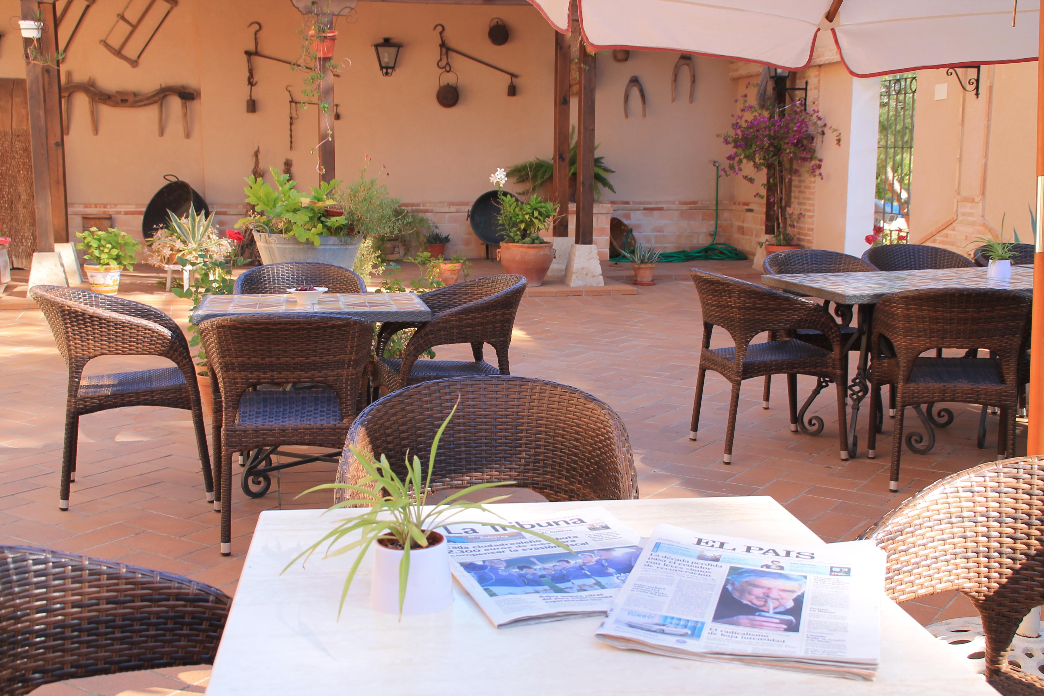 Hotel Dona Manuela Daimiel Exterior photo