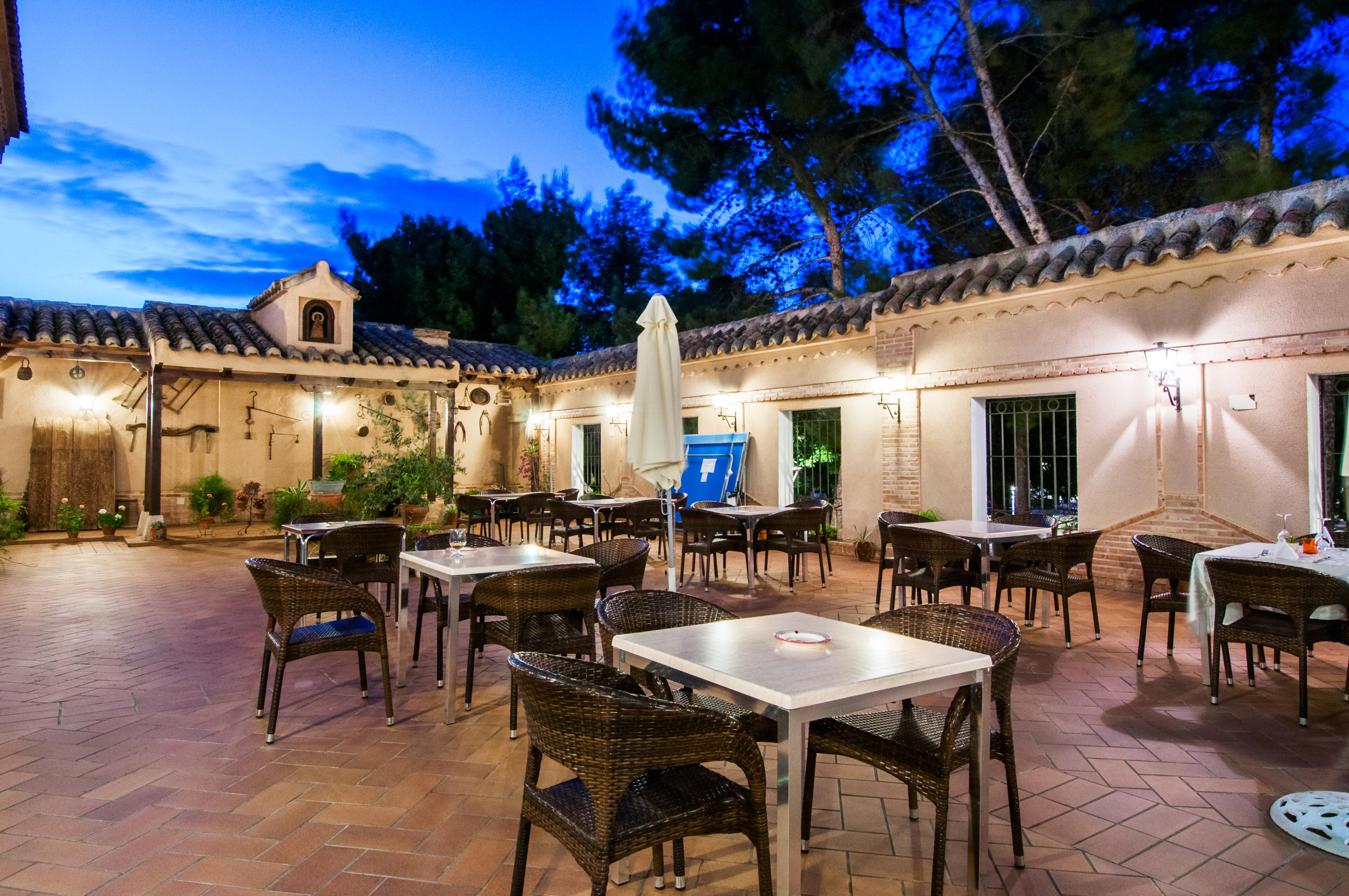 Hotel Dona Manuela Daimiel Exterior photo