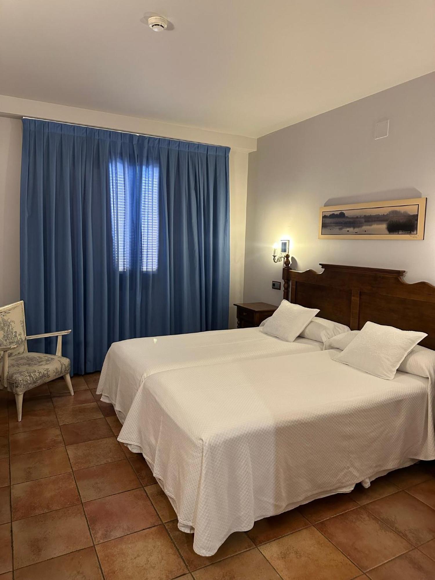 Hotel Dona Manuela Daimiel Exterior photo