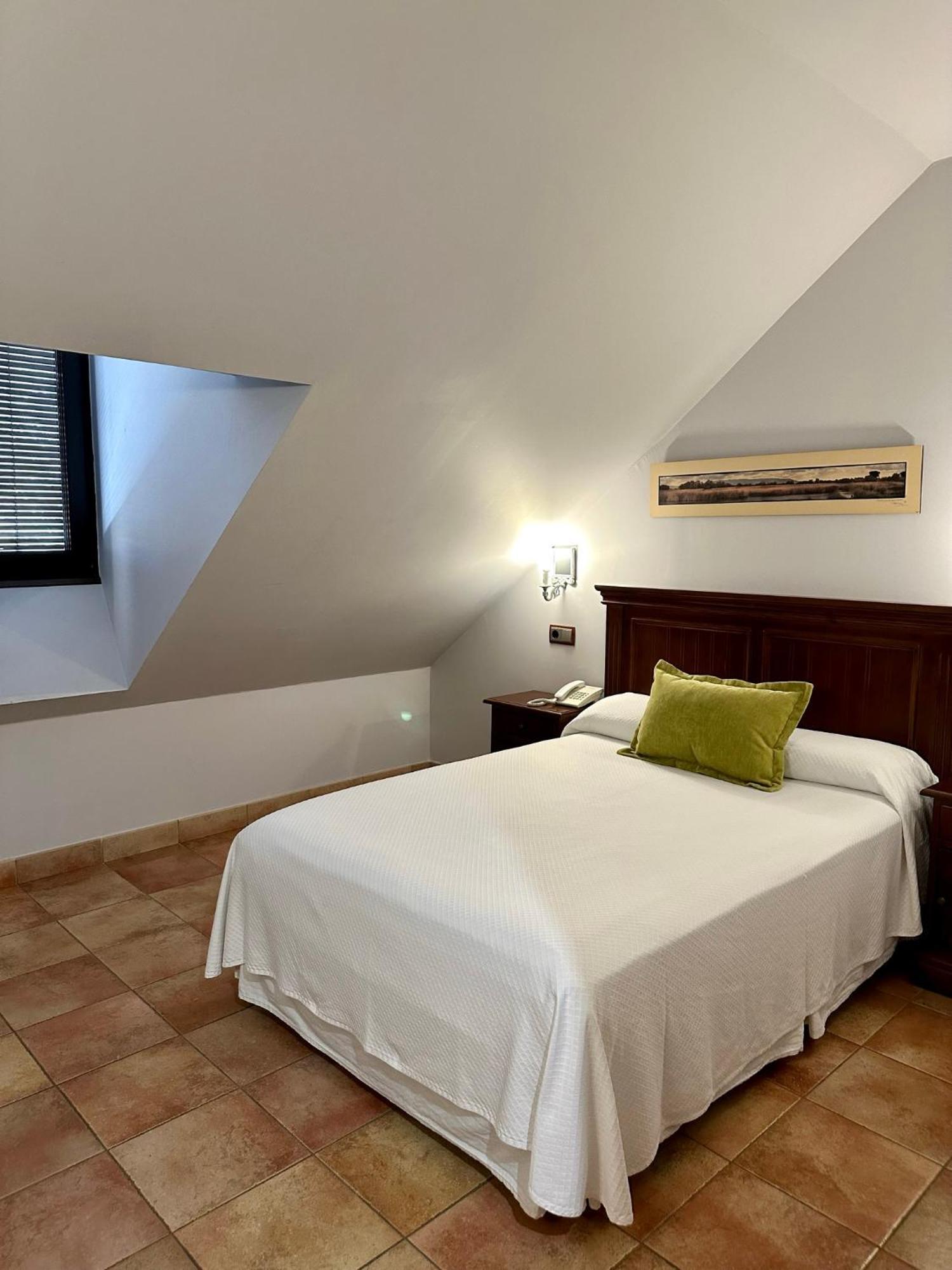 Hotel Dona Manuela Daimiel Exterior photo