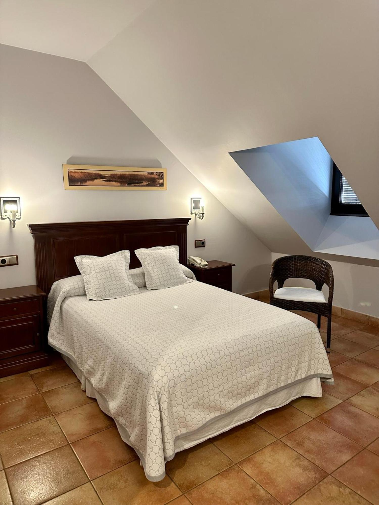 Hotel Dona Manuela Daimiel Exterior photo