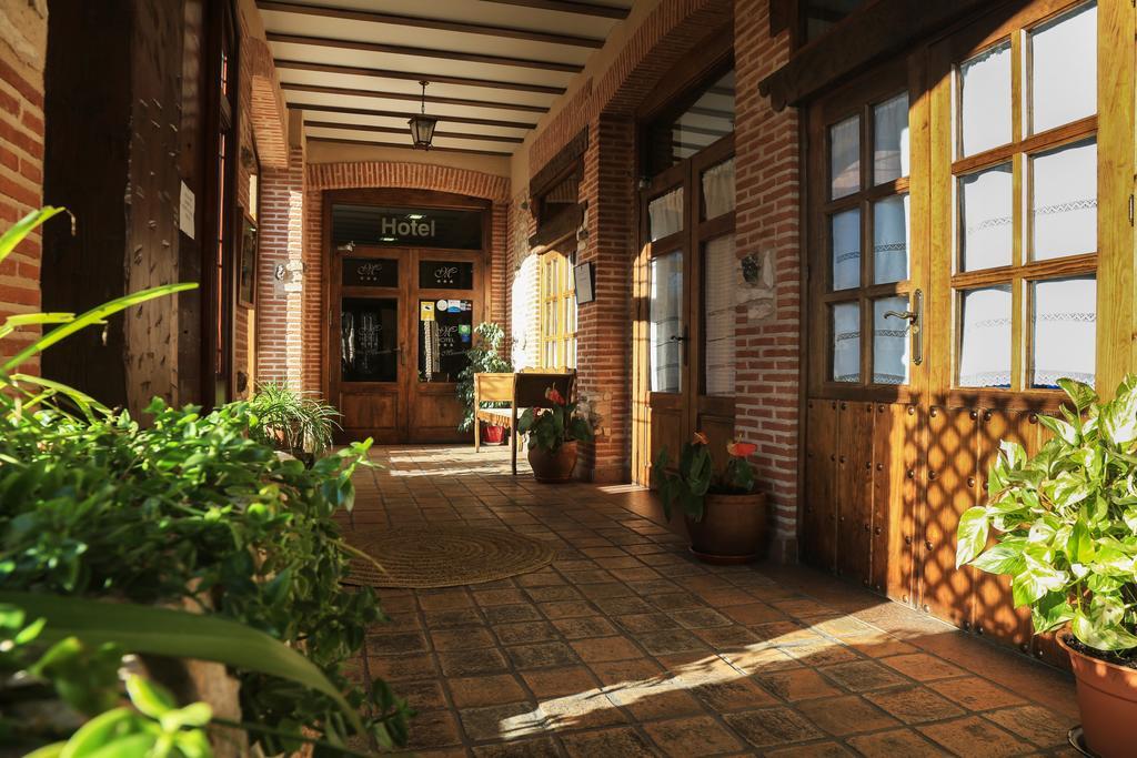 Hotel Dona Manuela Daimiel Exterior photo